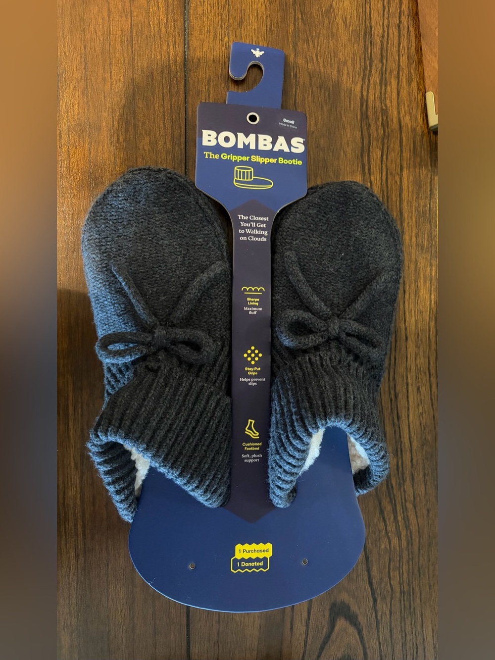Bombas Women's Gripper Slipper~ size S (shoe size 7-8.5 US)